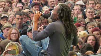 Fotografía promocional de Foto de Bobby McFerrin en concierto