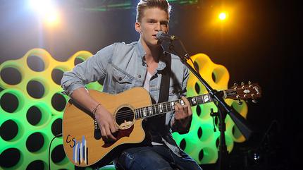 Promotional photograph of El cantante Cody Simpson.