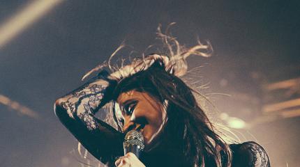 Fotografía promocional de Foto de Georgina en concierto