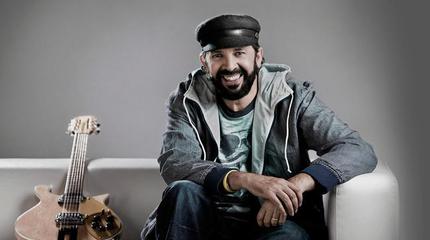 Promotional photograph of Foto de Juan Luis Guerra.