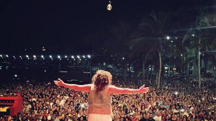Fotografía promocional de Foto de Rosana en concierto
