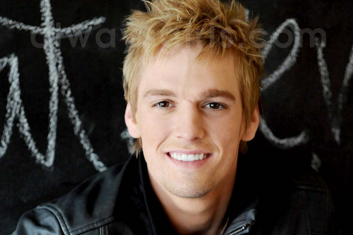 Promotional photograph of Aaron Carter.