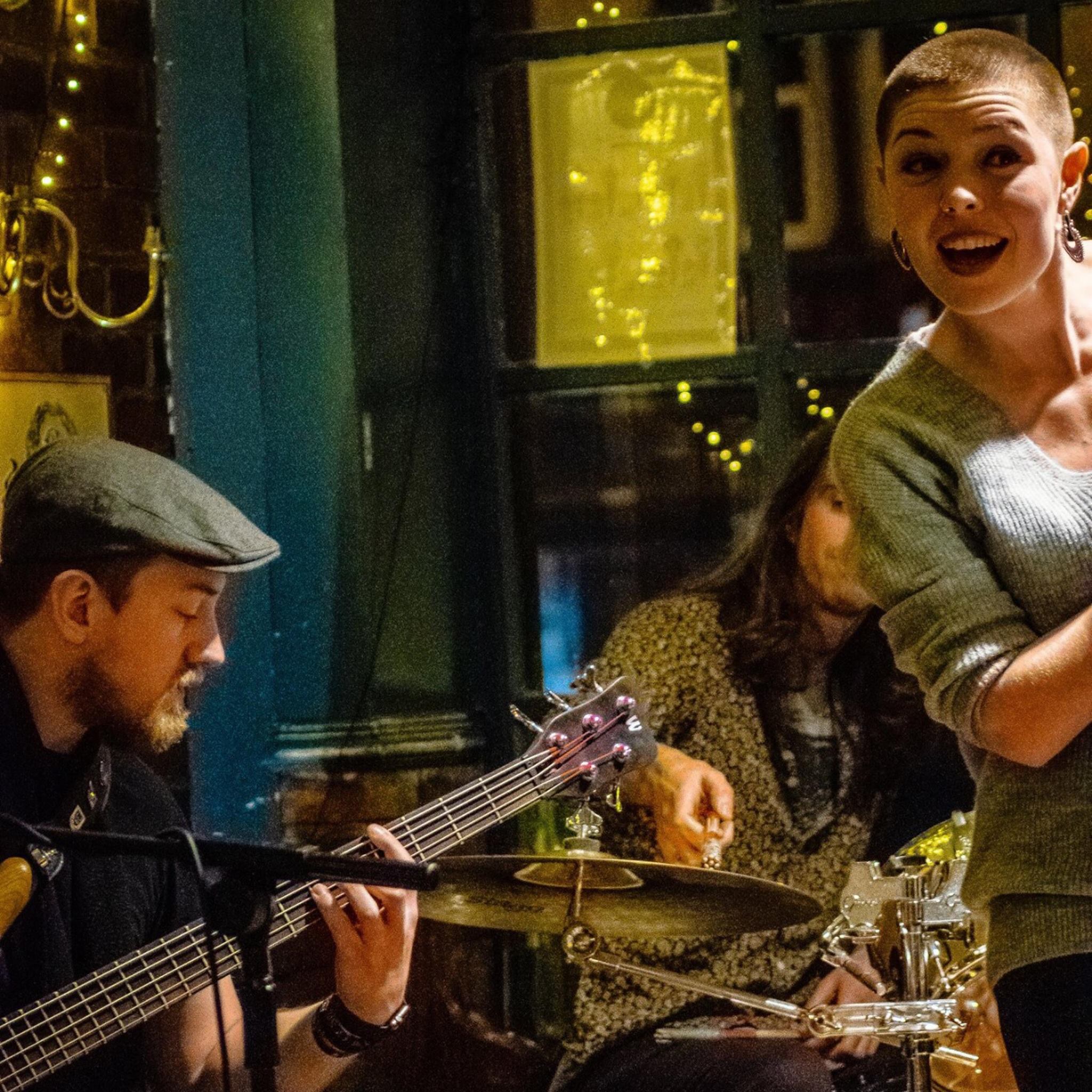 Fotografía promocional de Abi & The Swing Pigs