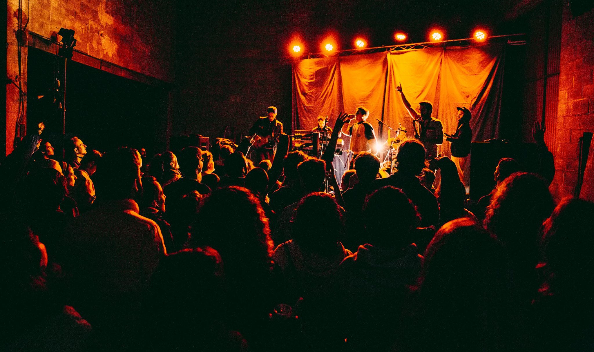 Fotografía promocional de Adala and The Same Song Band