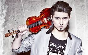 Fotografía promocional de Adam Ba?dych