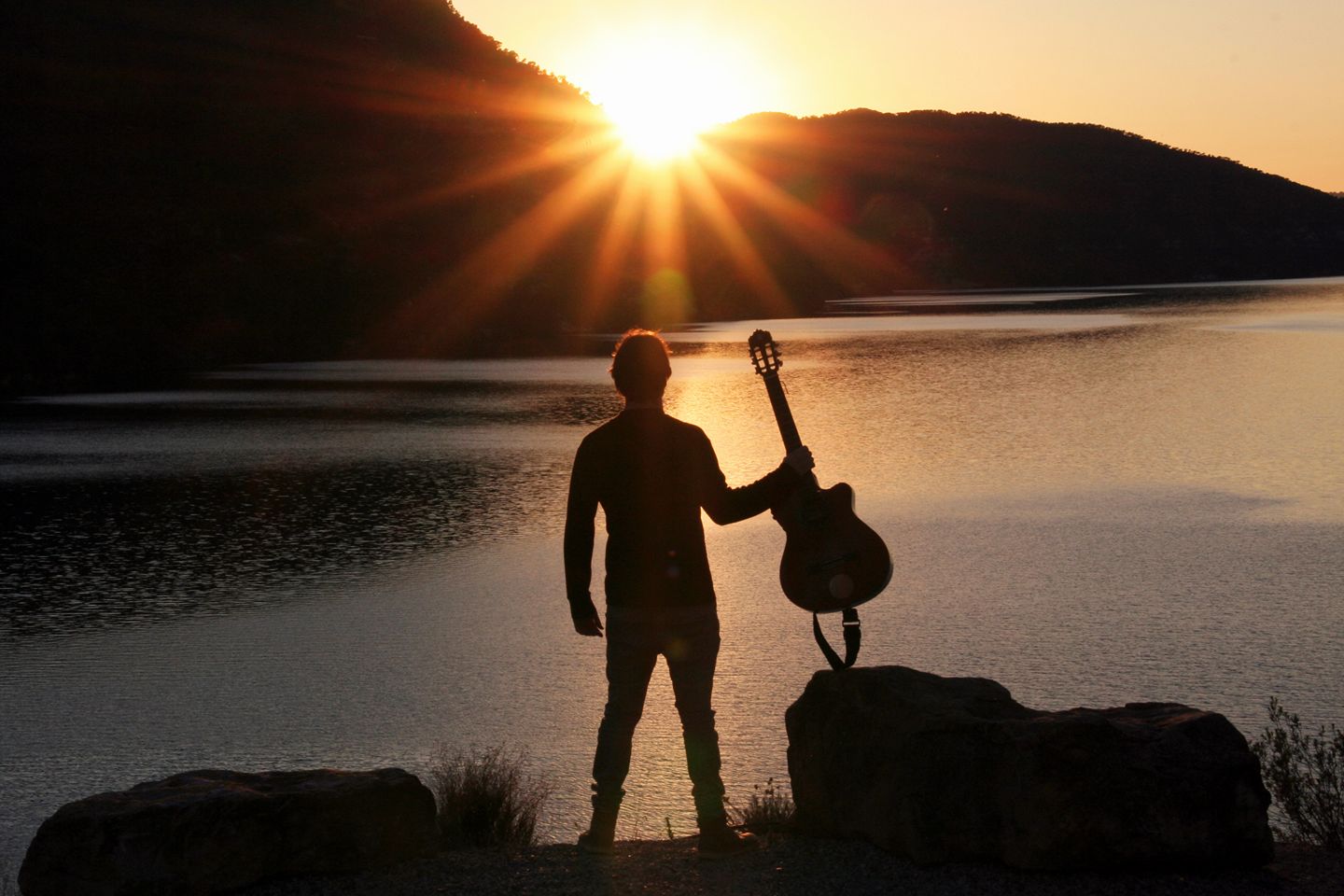 Promotional photograph of Adrià Cid.