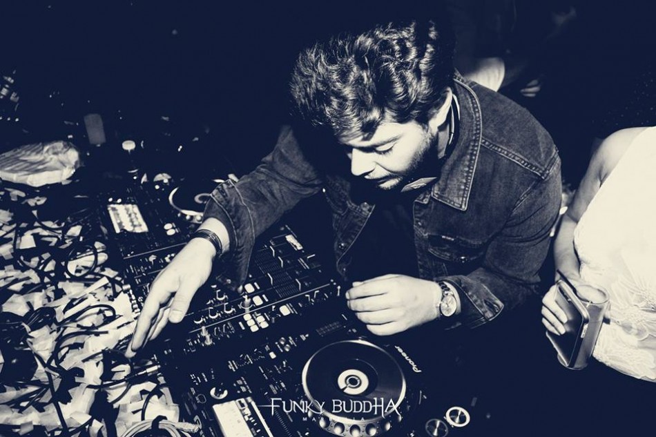 Fotografía promocional de Adrián Lozano