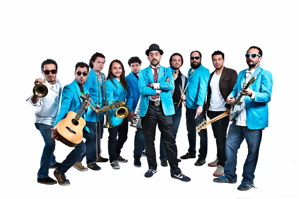 Fotografía promocional de Agrupación Cariño