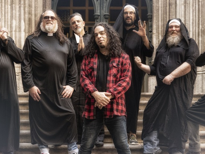 Fotografía promocional de Agua Bendita