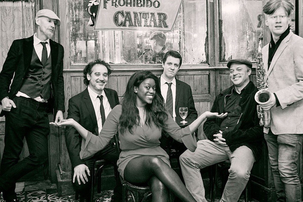 Fotografía promocional de Aisha & The Ray Band