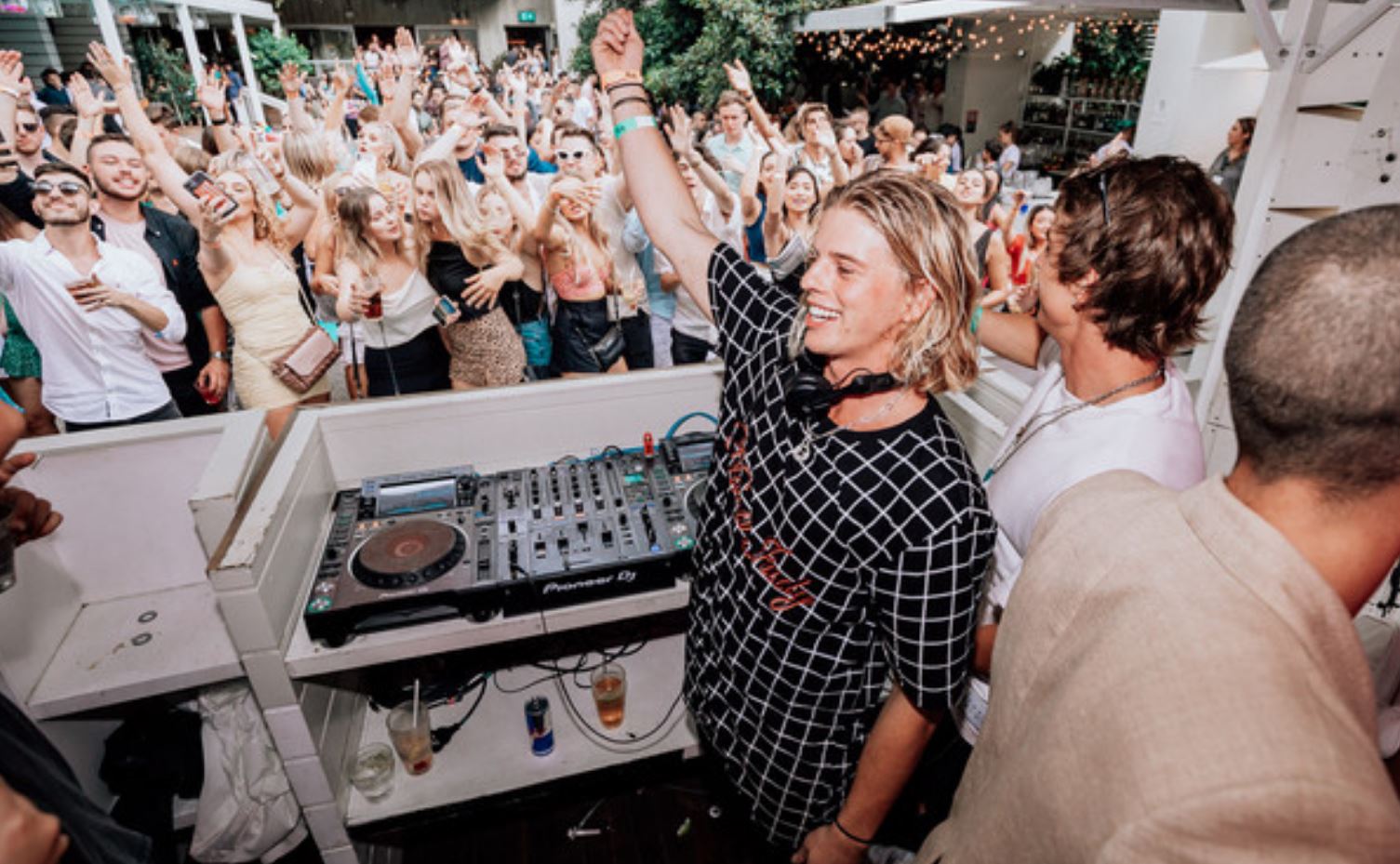 Promofoto von Alex Hayes.