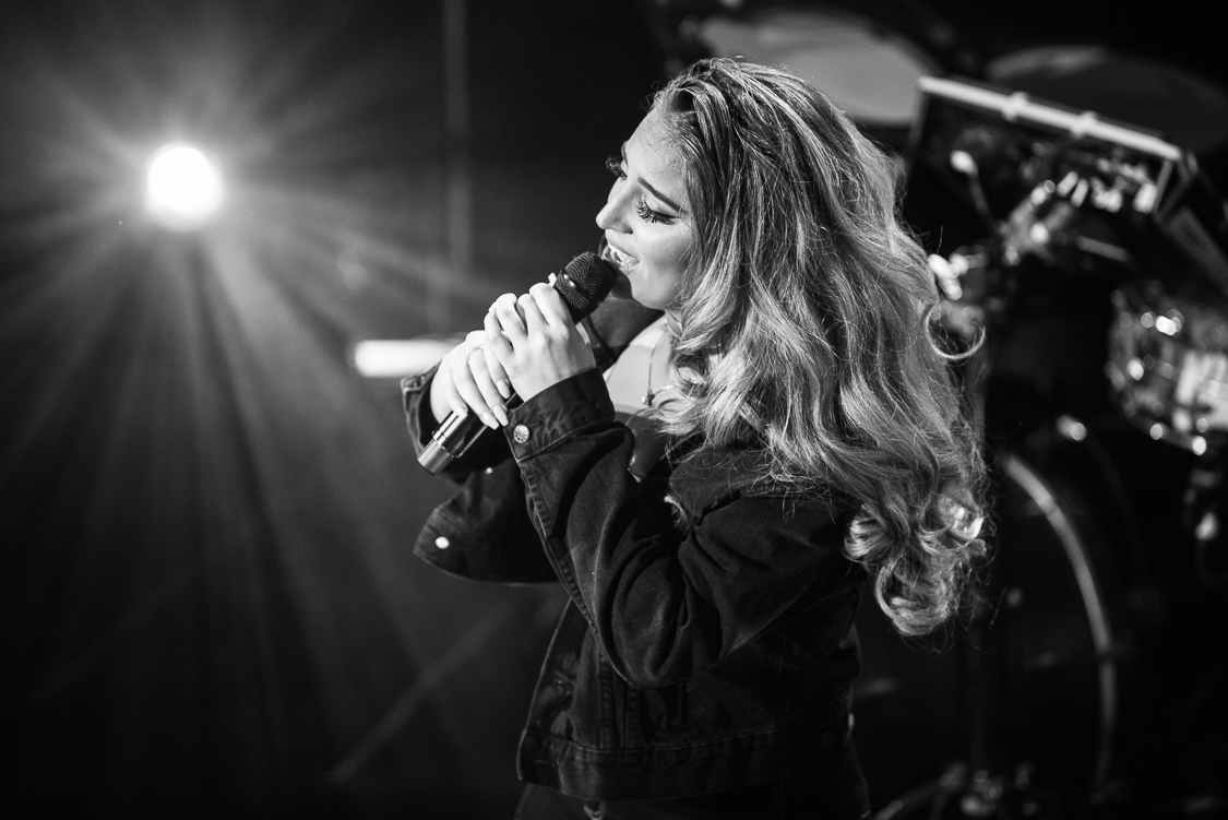 Fotografía promocional de Alina Baraz