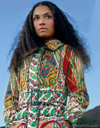 Fotografía promocional de Amel Larrieux