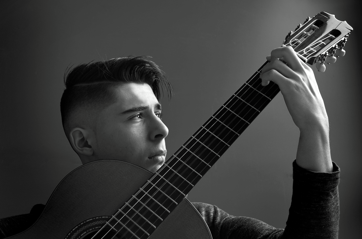 Fotografía promocional de Amós Lora