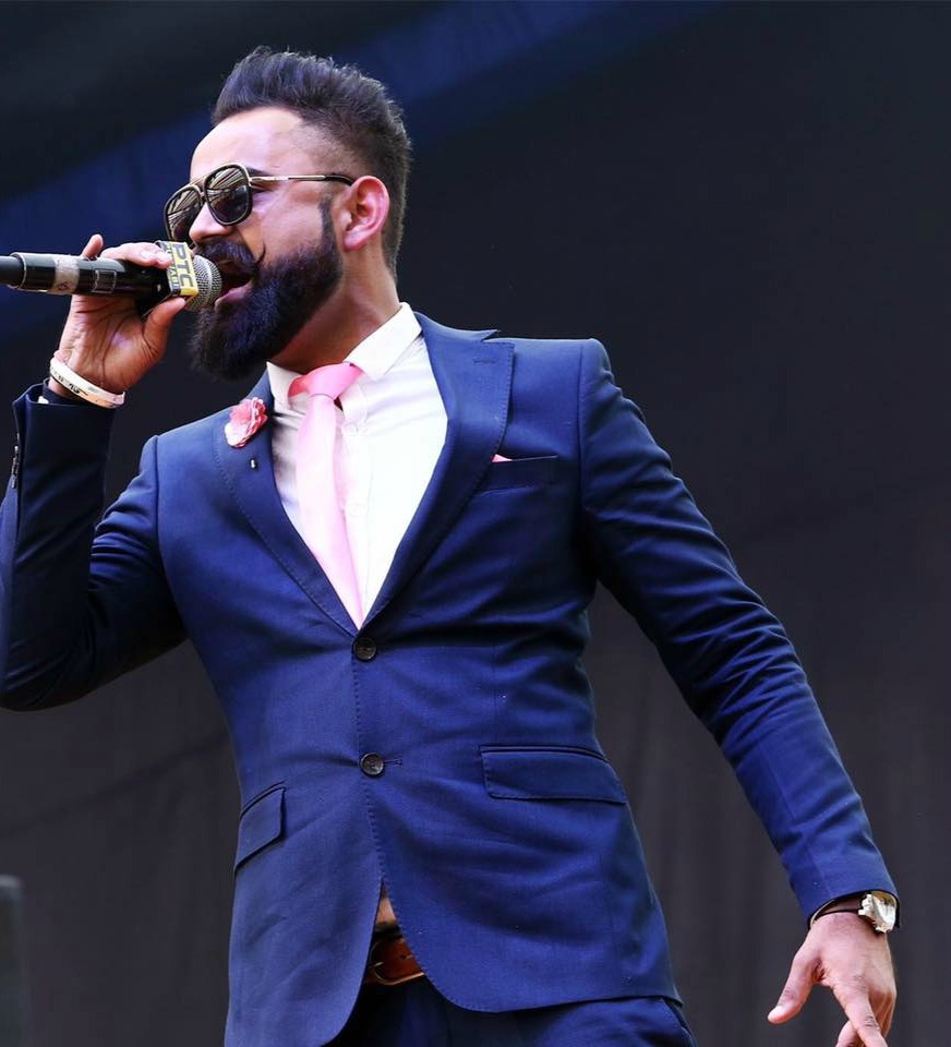 Fotografía promocional de Amrit Maan