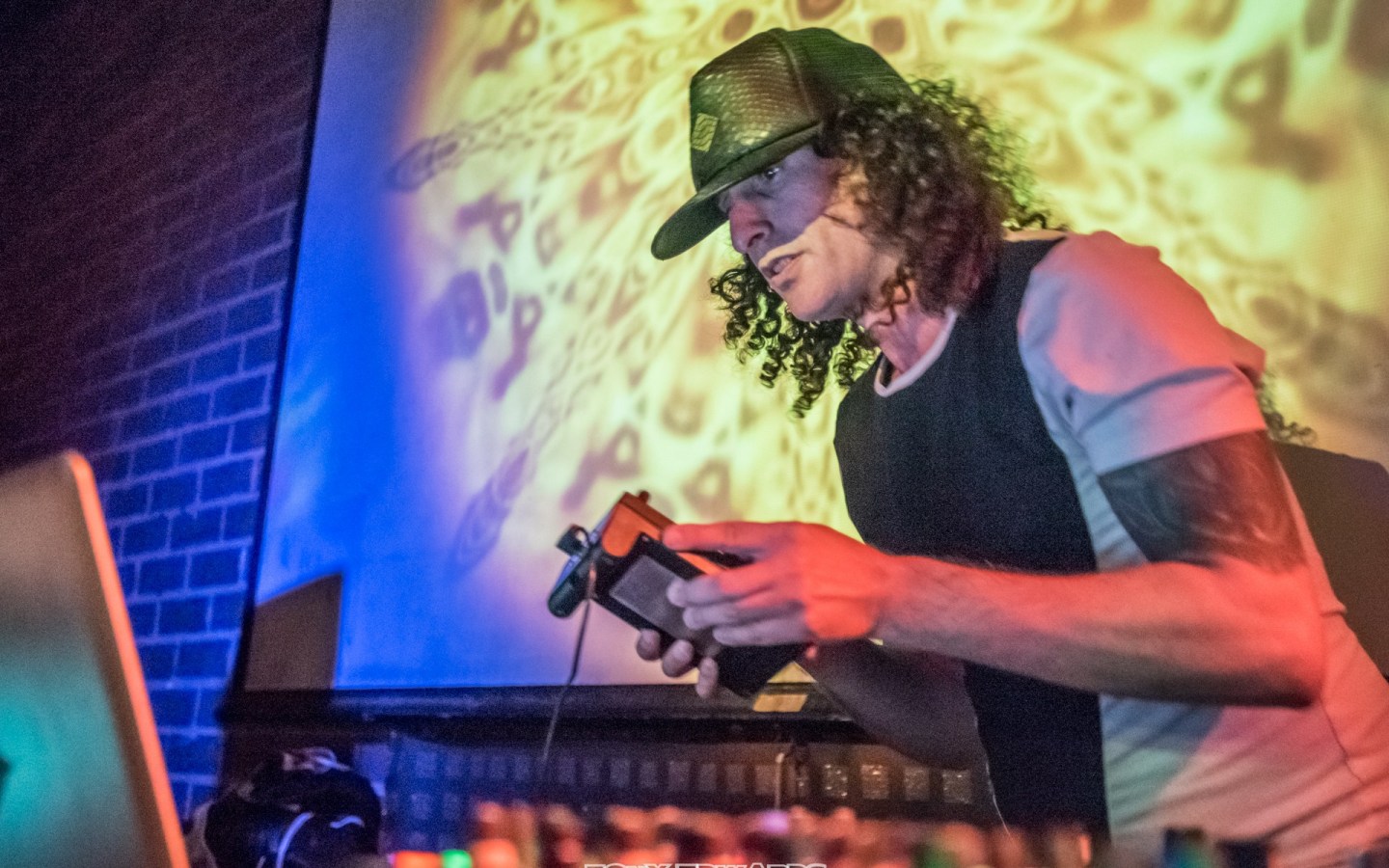 Promotional photograph of An-ten-nae.