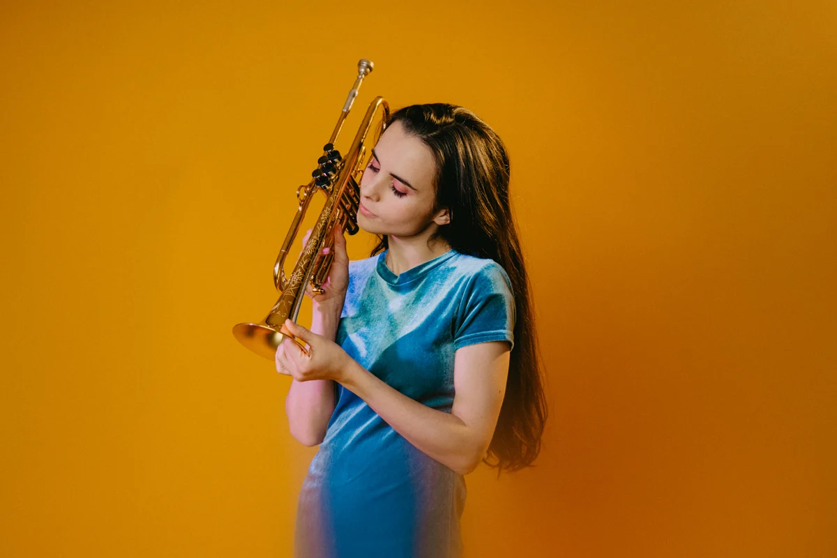 Fotografía promocional de Andrea Motis