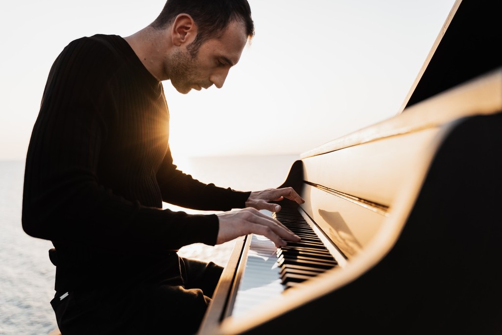 Fotografía promocional de Concierto de Andrea Vanzo en París