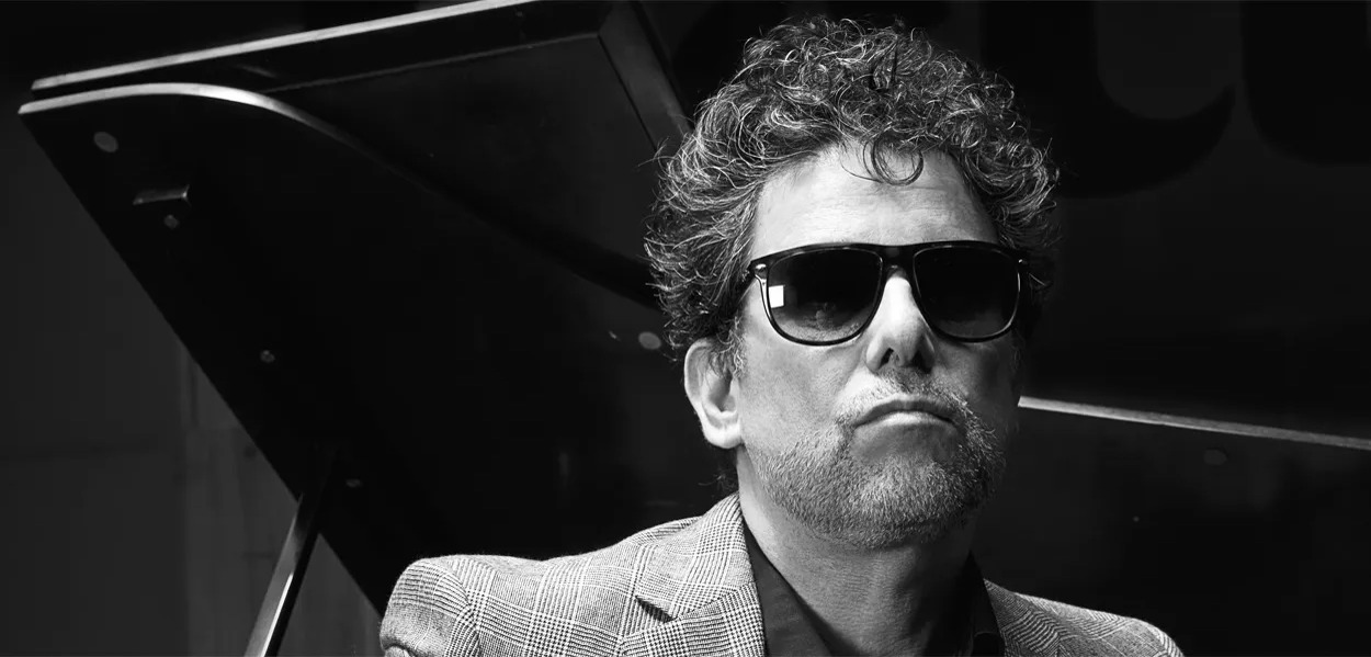 Promotional photograph of Andrés Calamaro.