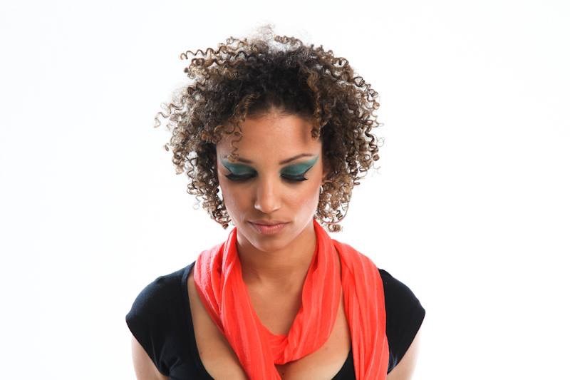 Promotional photograph of Concierto de Badi Assad + Anna Tréa en Würzburg.