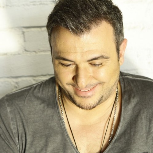 Promofoto von Antonis Remos.