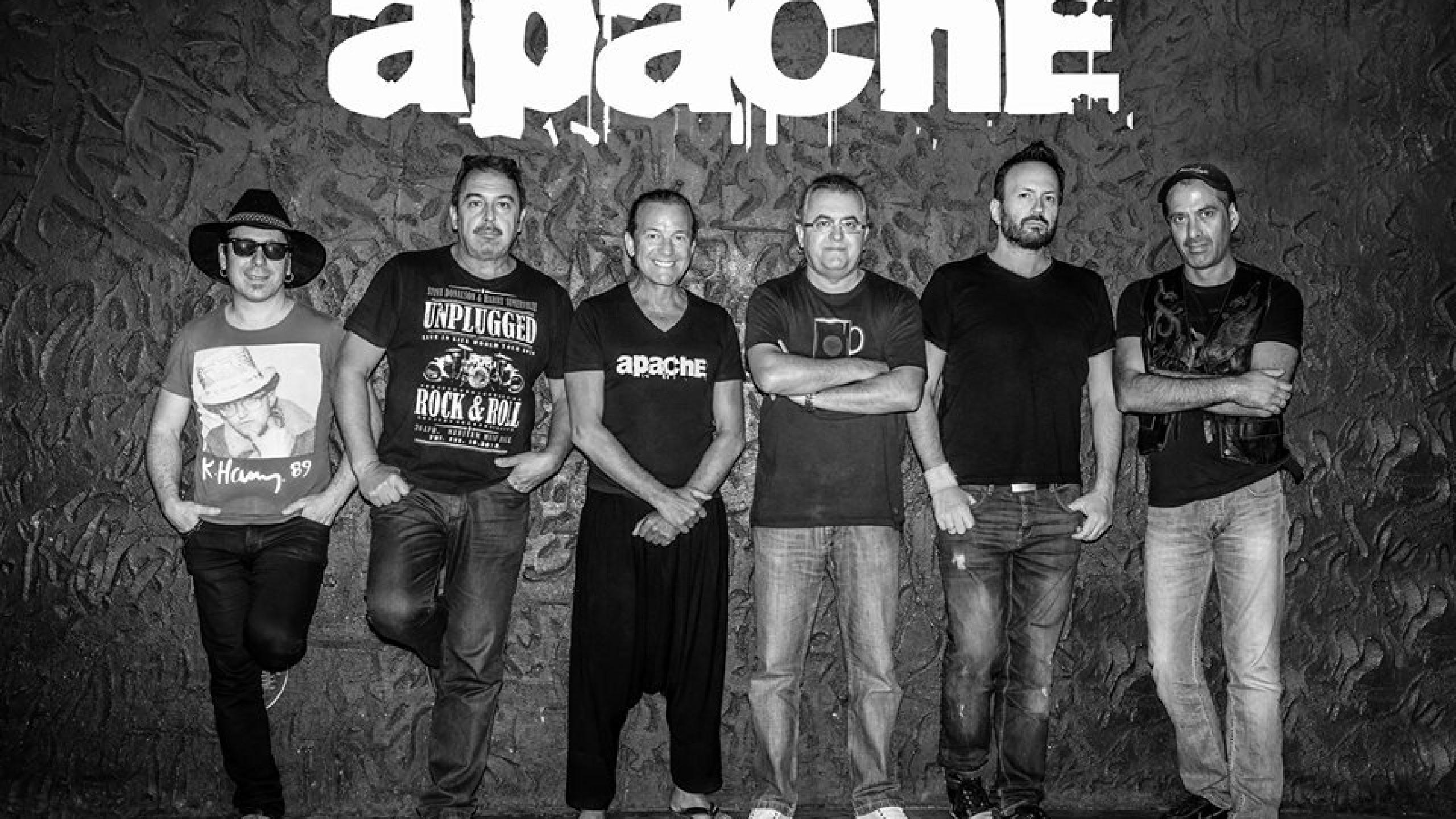 Апачи групп. Apache исполнитель. Апачи певец. Apashe конуерт.