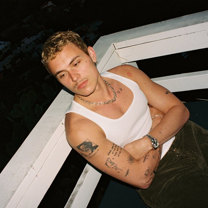 Fotografia promocional de ARON.