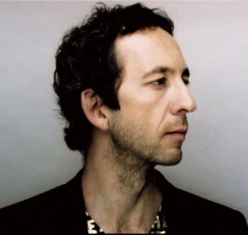 Fotografía promocional de Concierto de Arthur H en Lens