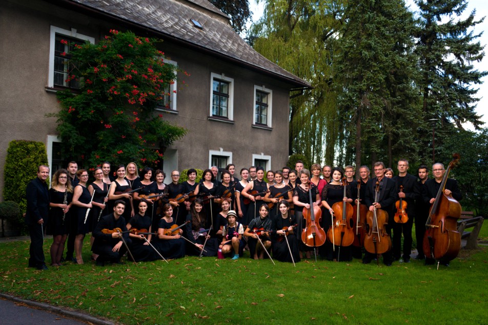 Fotografía promocional de Concierto de Iwona Loranc + Artis Symphony Orchestra + Robert Janowski en Krzeszów