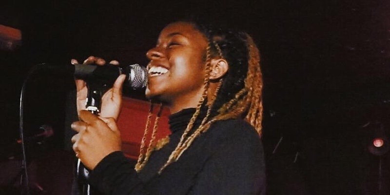 Fotografía promocional de Ashaine White