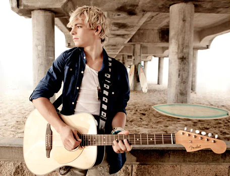 Promotional photograph of Austin Moon.