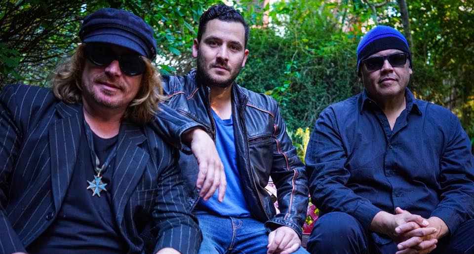 Promofoto von Avon Desert Rock.