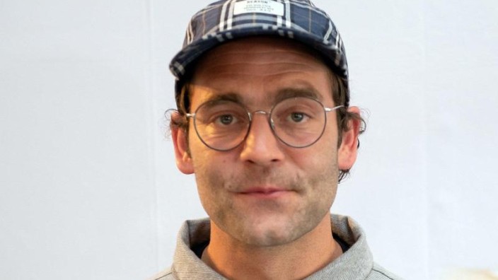 Promotional photograph of Axel Bosse.