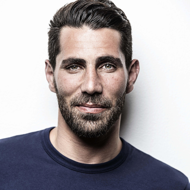 Promofoto von Aziz Maraka.