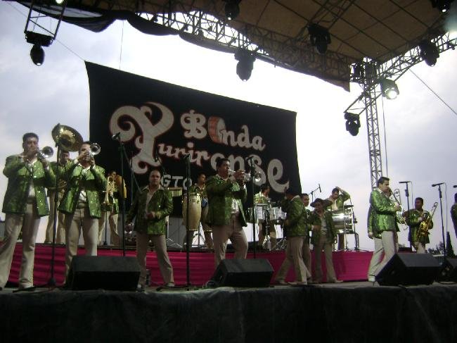 Fotografía promocional de BANDA YURIRENSE