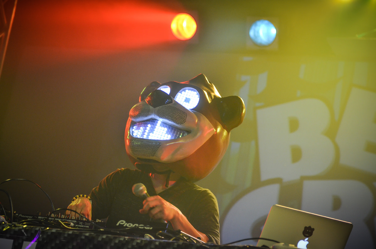 Fotografía promocional de Bear Grillz