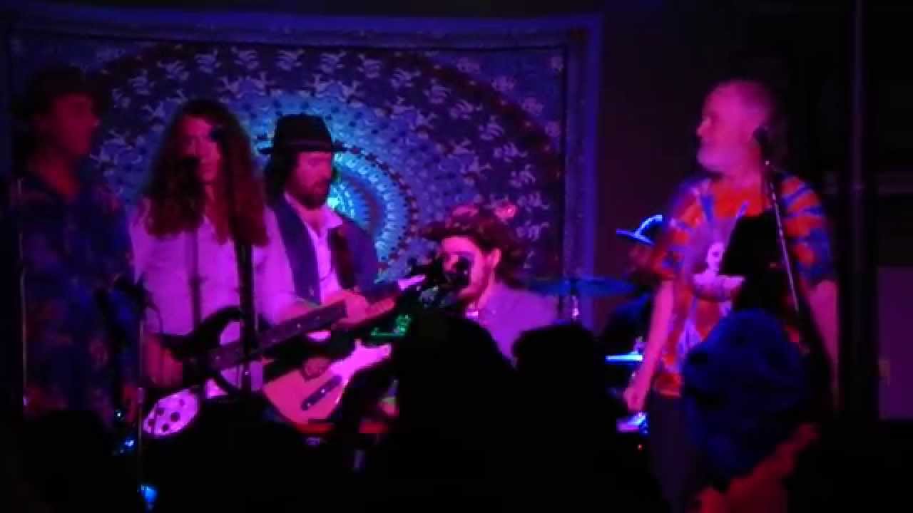 Fotografía promocional de Bearly Dead