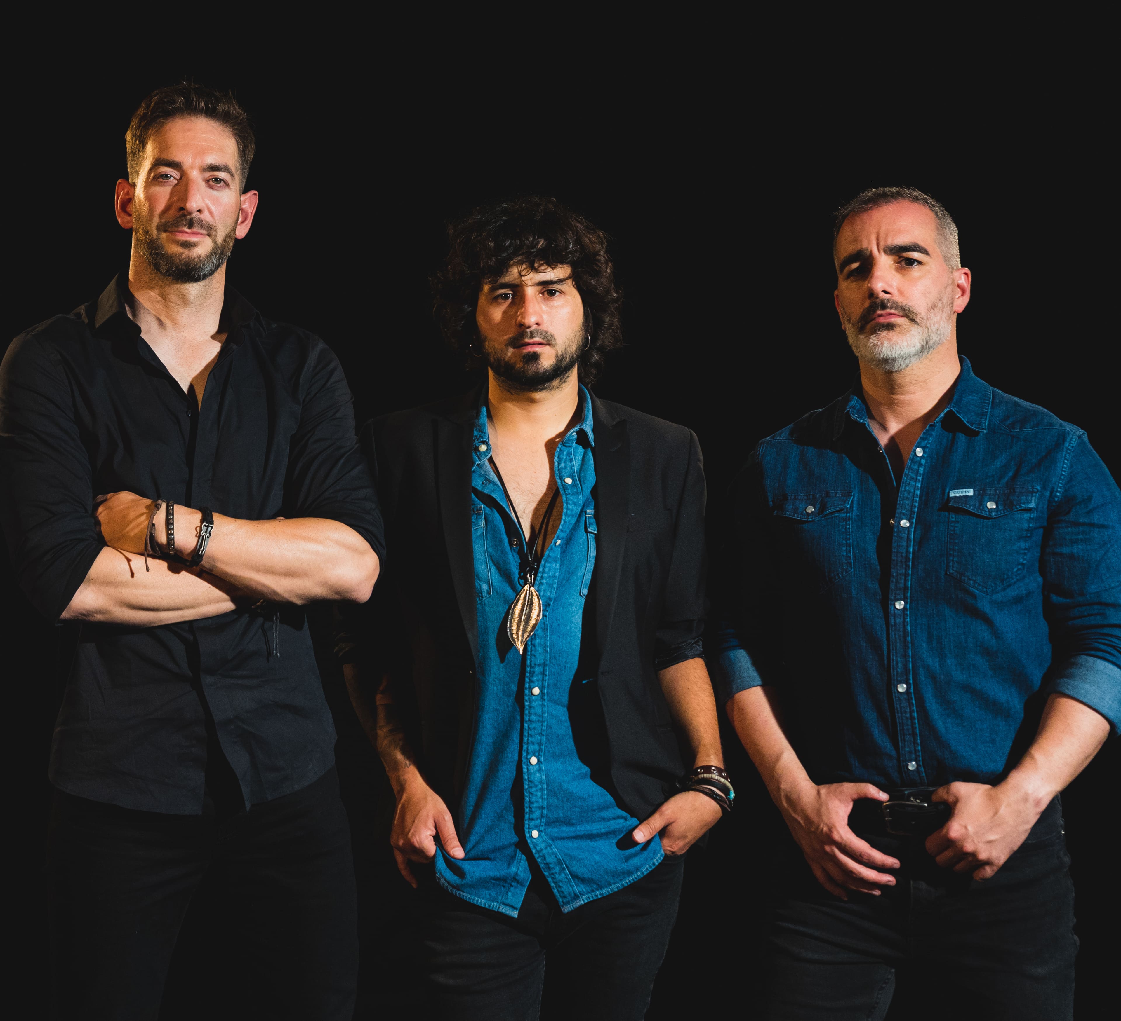 Promotional photograph of BICHO RARO.