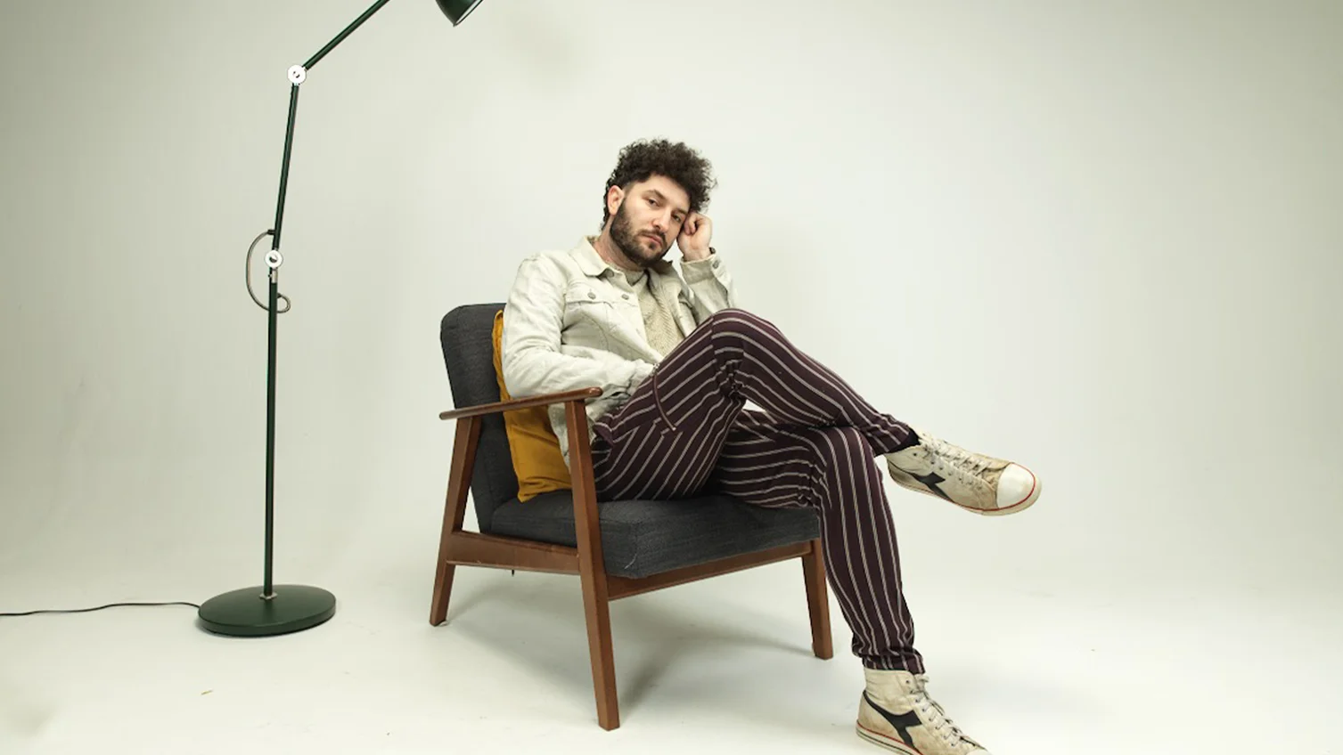 Promotional photograph of Billy Lockett.