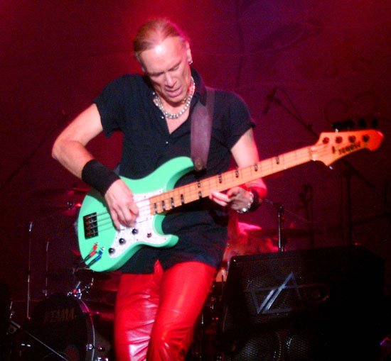 Fotografía promocional de Billy Sheehan