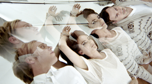 Fotografía promocional de Blouse