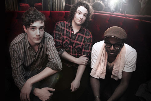 Promofoto von Concierto de Born Ruffians en Columbus.