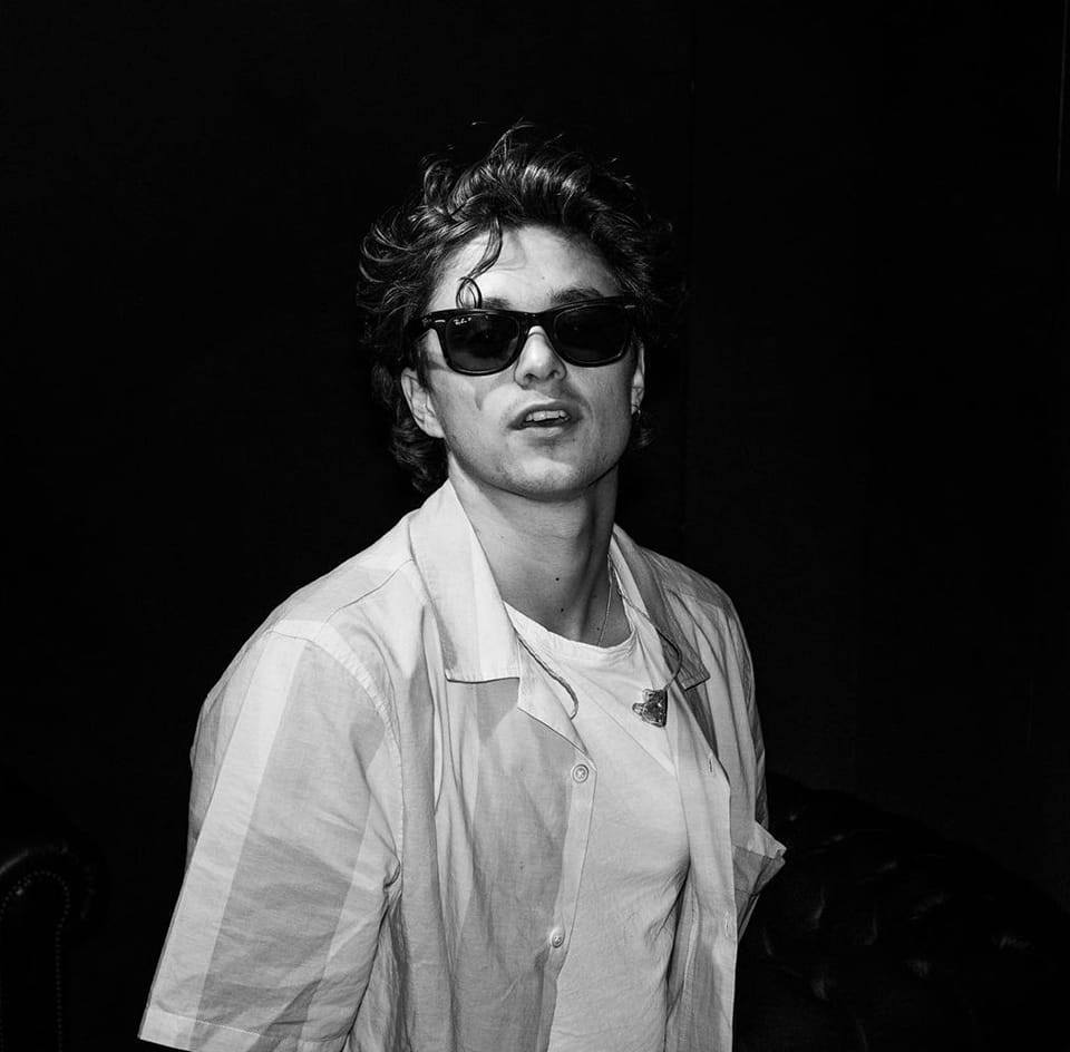 Fotografía promocional de Bradley Simpson