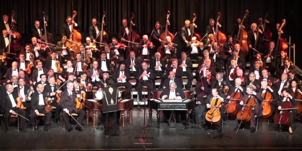 Promofoto von Budapest Gypsy Symphony Orchestra (100 Tagú Cigányzenekar).