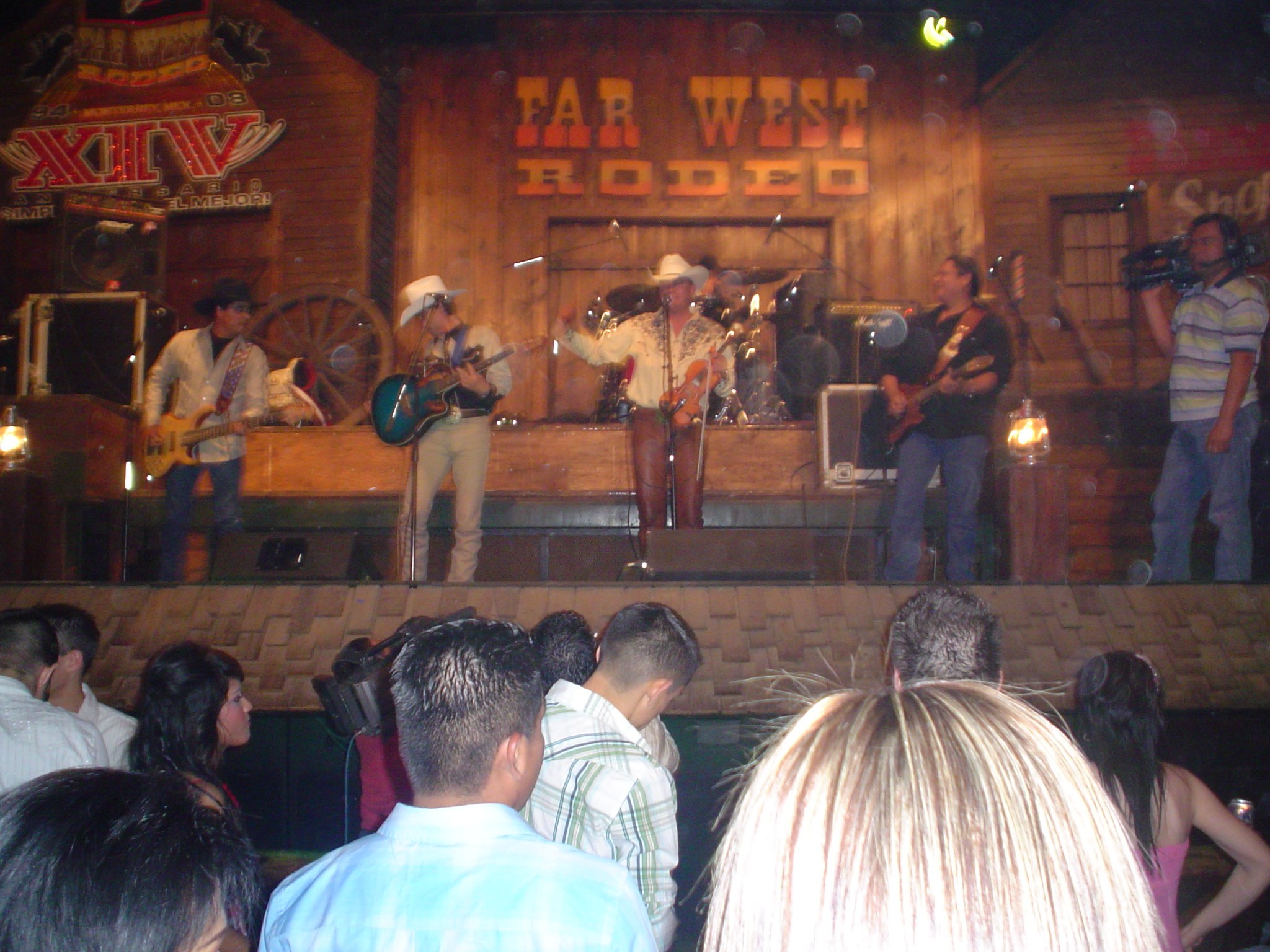 Fotografía promocional de Caballo Dorado