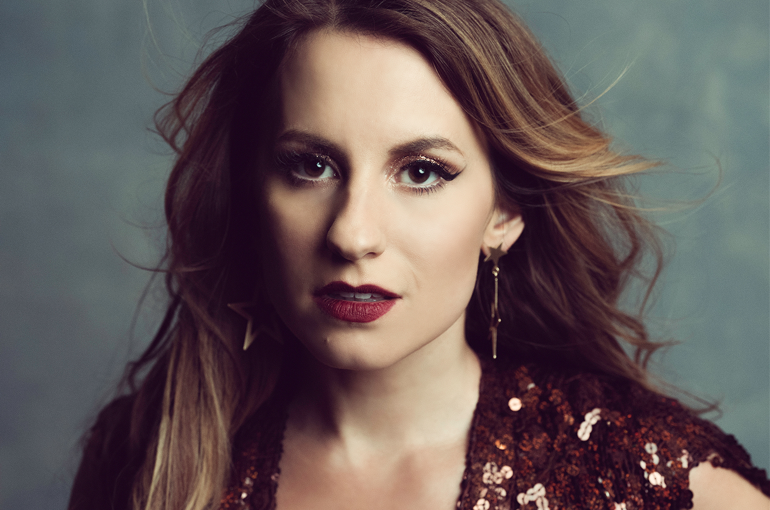 Fotografía promocional de Caitlyn Smith