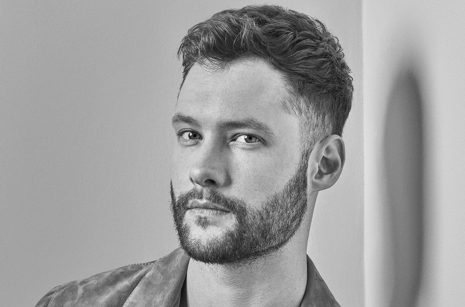 Fotografía promocional de Calum Scott