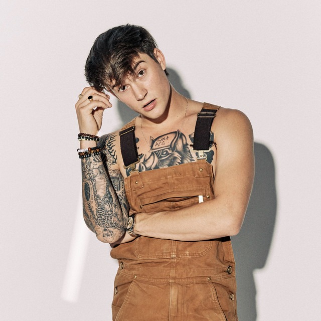 Promofoto von Cameron Whitcomb.