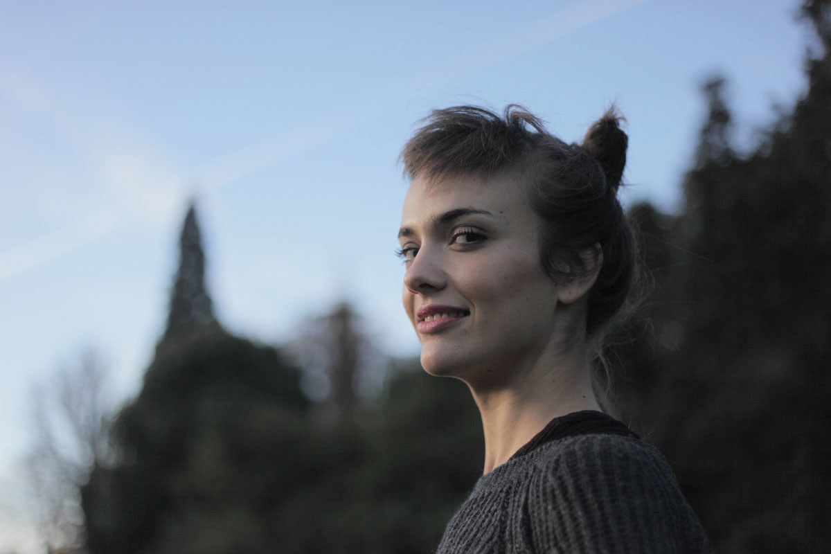 Fotografía promocional de Camille Bertault