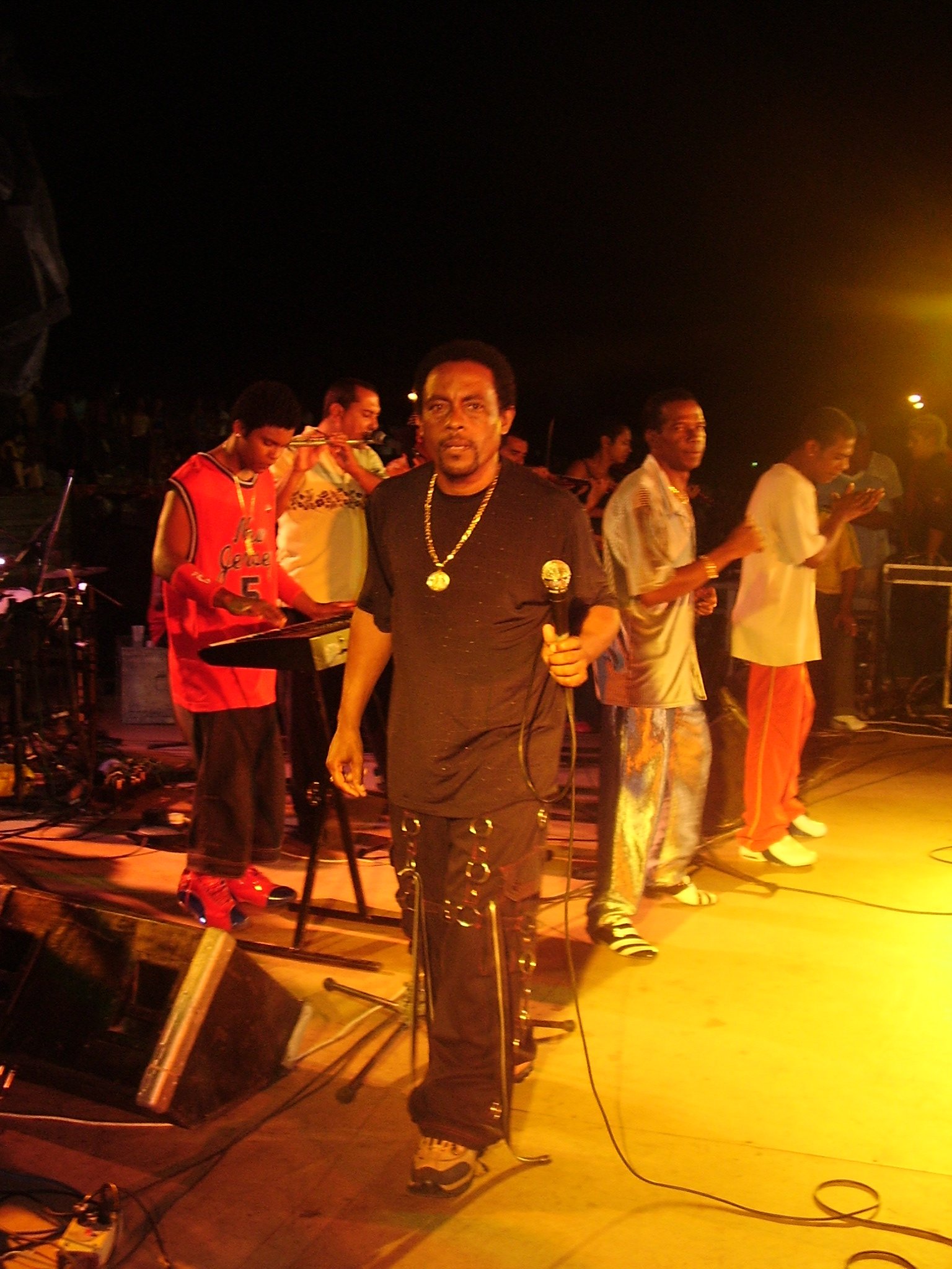 Fotografía promocional de Candido Fabré y su Banda